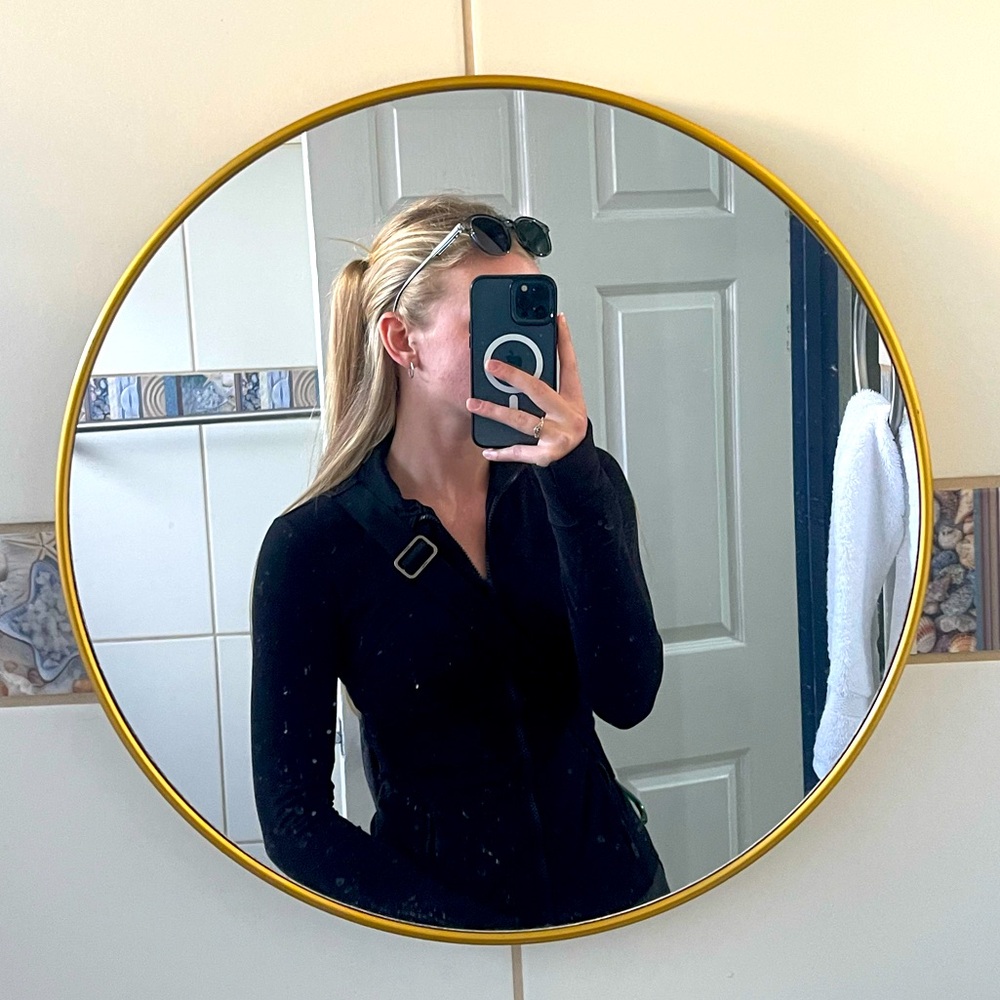 Meet your Posher, Caitlin